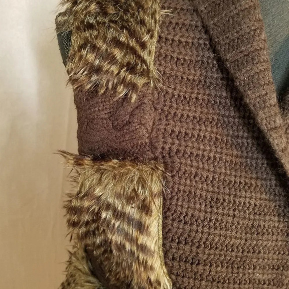 DEROTCHILD Faux Fur Sweater‎ Vest - Picture 6 of 11